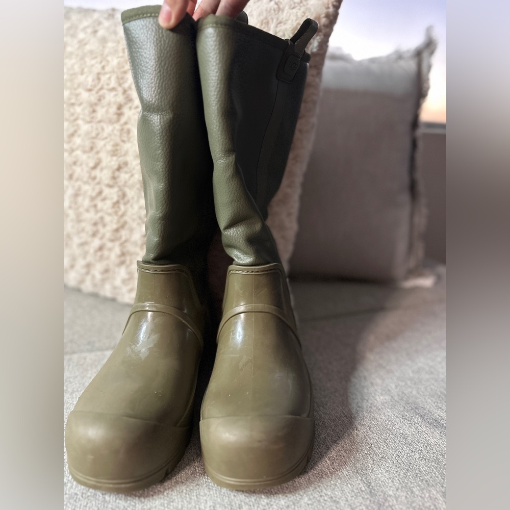 Ugg Rainboot - image 1